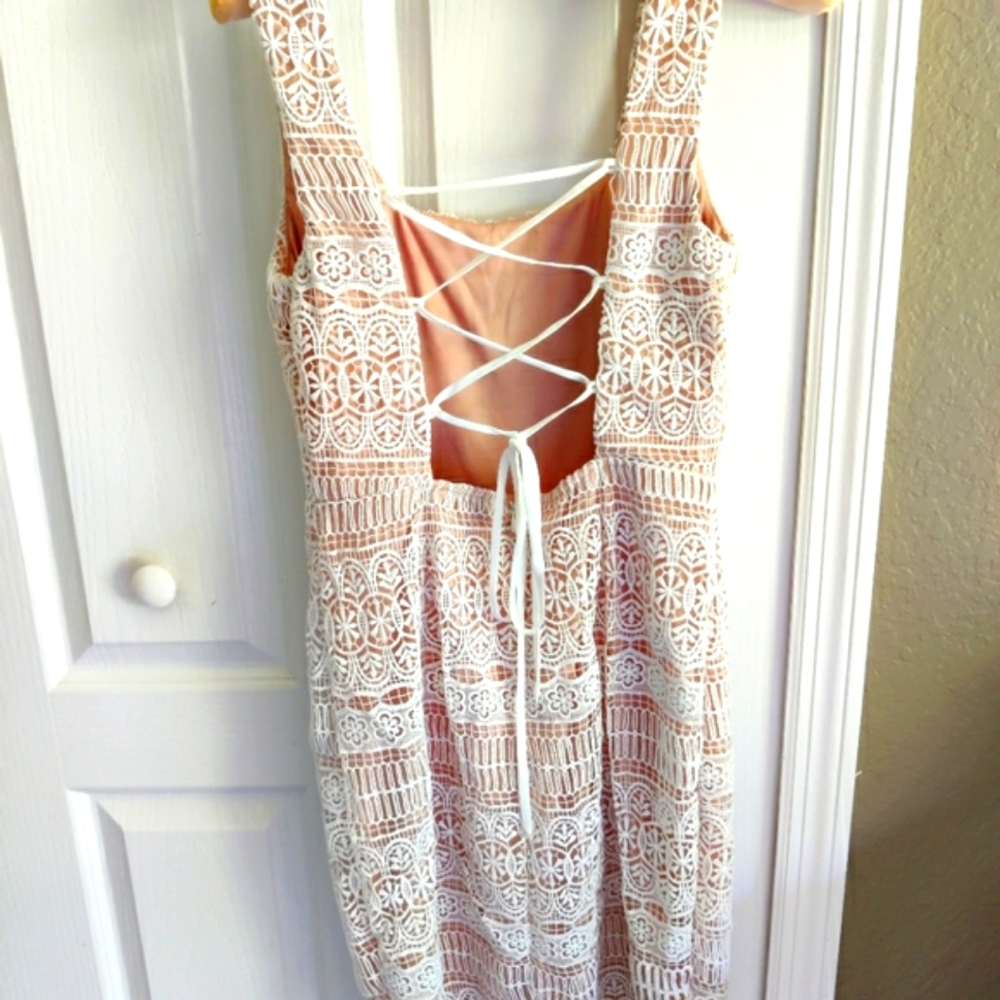 Lulu's white crochet lace dress